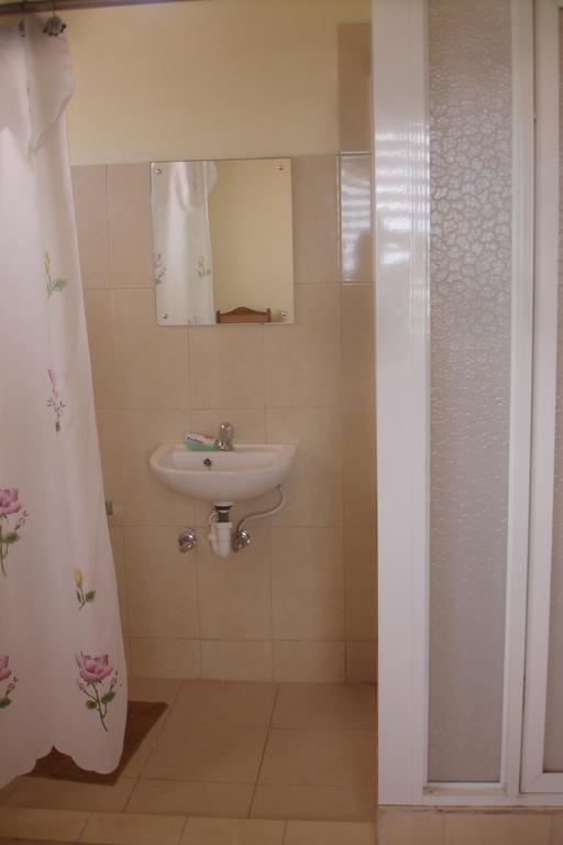 Finjam Cottage Port Antonio Room photo