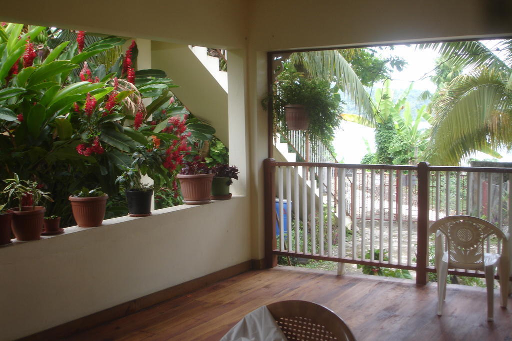 Finjam Cottage Port Antonio Exterior photo